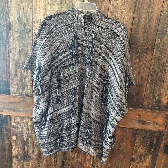 John Schultz OS Handmade Gray BOHO Tassle Kimono Western Funky Style Knit Cape - Picture 4 of 10